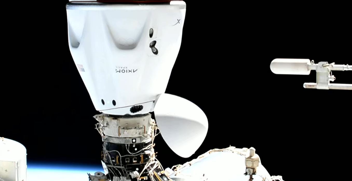 Crew Dragon Endeavour docked at the ISS.  (Image: Axiom Space)