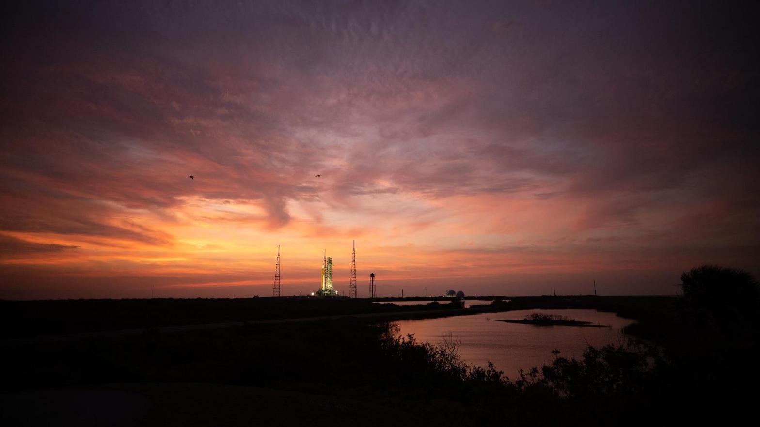 SLS on the launch pad at Kennedy Space Centre in Florida.  (Photo: ASA/Joel Kowsky)