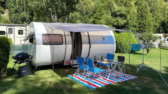 Here’s a Pod-Like Camper That Triples in Size in Just 60 Seconds