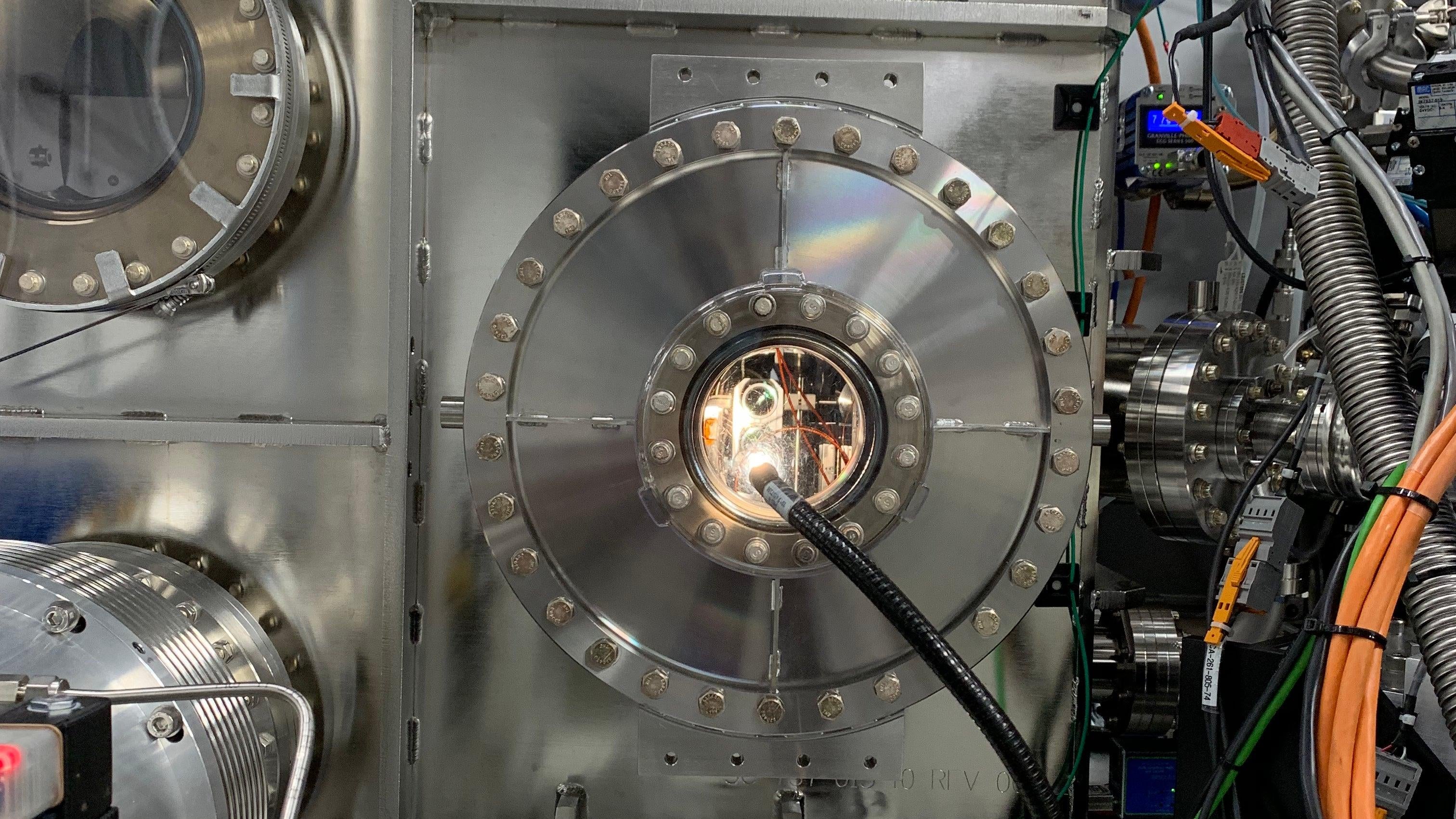 A vacuum chamber at SLAC. (Photo: Isaac Schultz)
