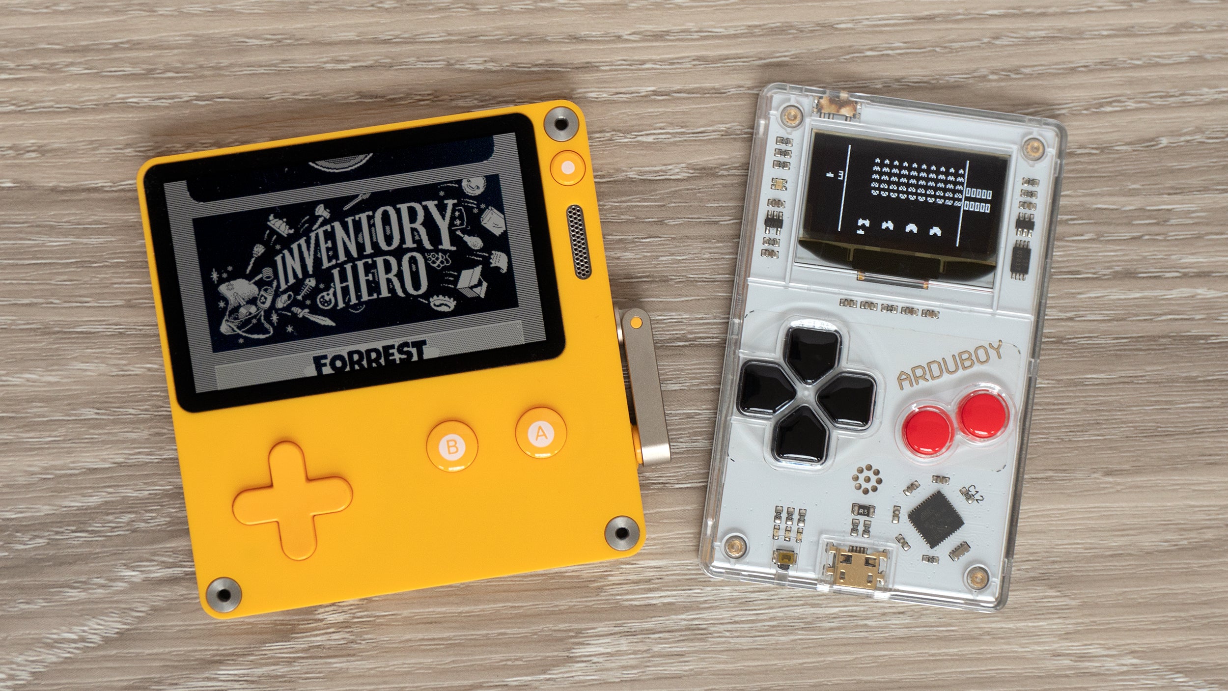 The aesthetic of the Playdate's games is reminiscent of the monochromatic Arduboy's ever-growing library. (Photo: Andrew Liszewski - Gizmodo)
