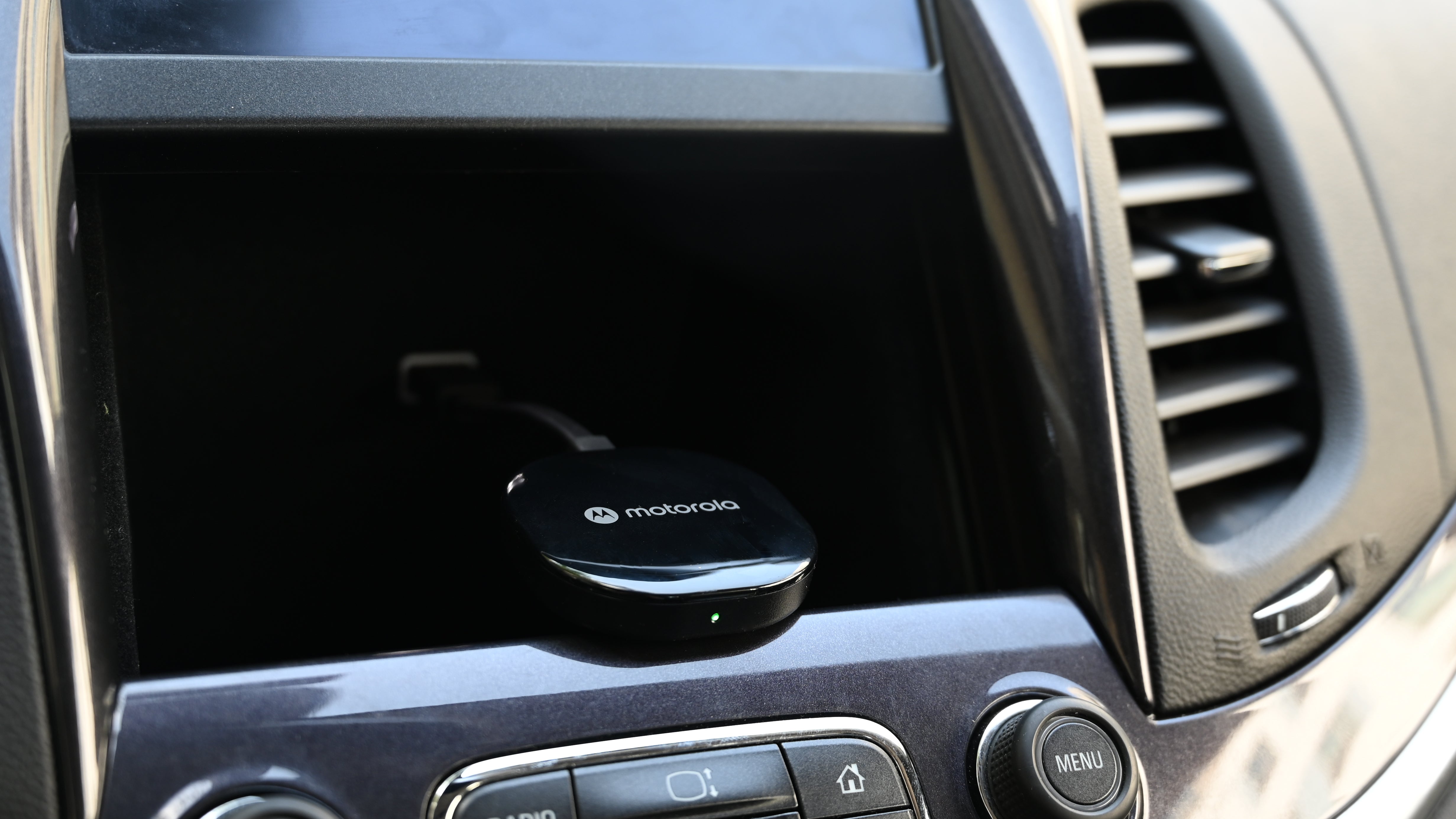 The MA1 worked when connected to this USB located in a Chevy Impala's hidden storage compartment.  (Photo: Phillip Tracy/Gizmodo)