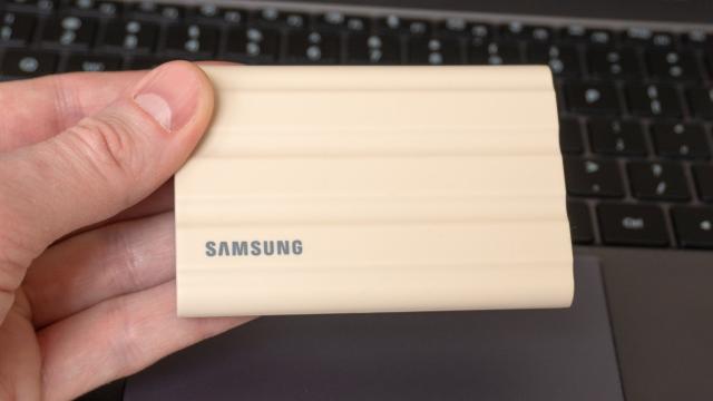 Samsung T7 Shield Portable SSD Can Survive Drops of Almost 3.05 m