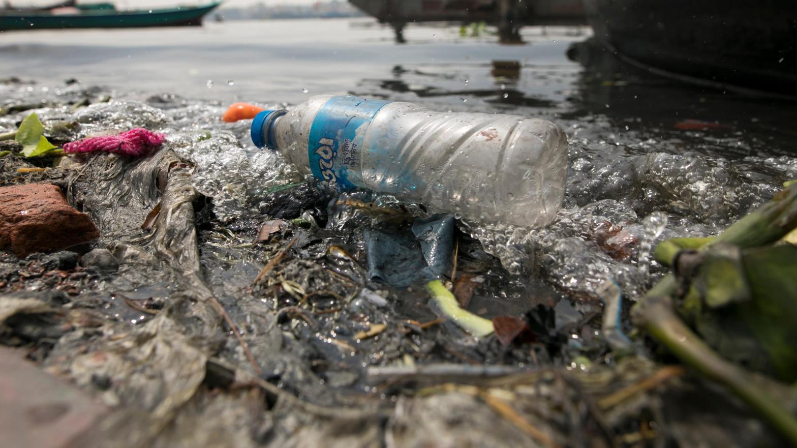 PFAS chemicals end up in our environment through the plastic products and other trash we throw out.  (Image: Zakir Hossain Chowdhury/NurPhoto, Getty Images)
