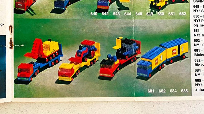 10 Retro Treasures From a 50-Year-Old Lego Toy Catalogue