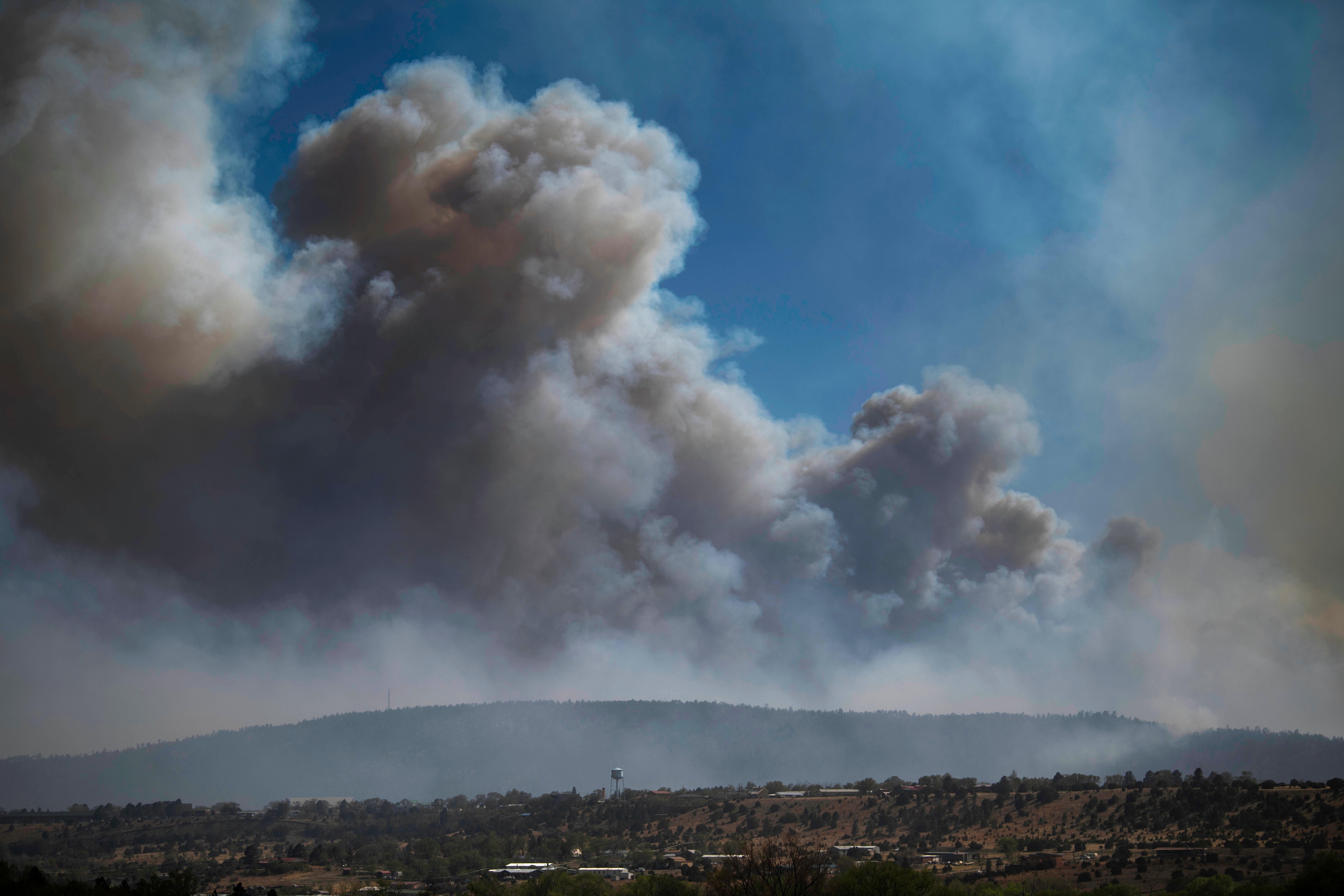 Smoke from the New Mexico fires is causing poor air quality across the region. (Photo: ROBERTO E. ROSALES, AP)