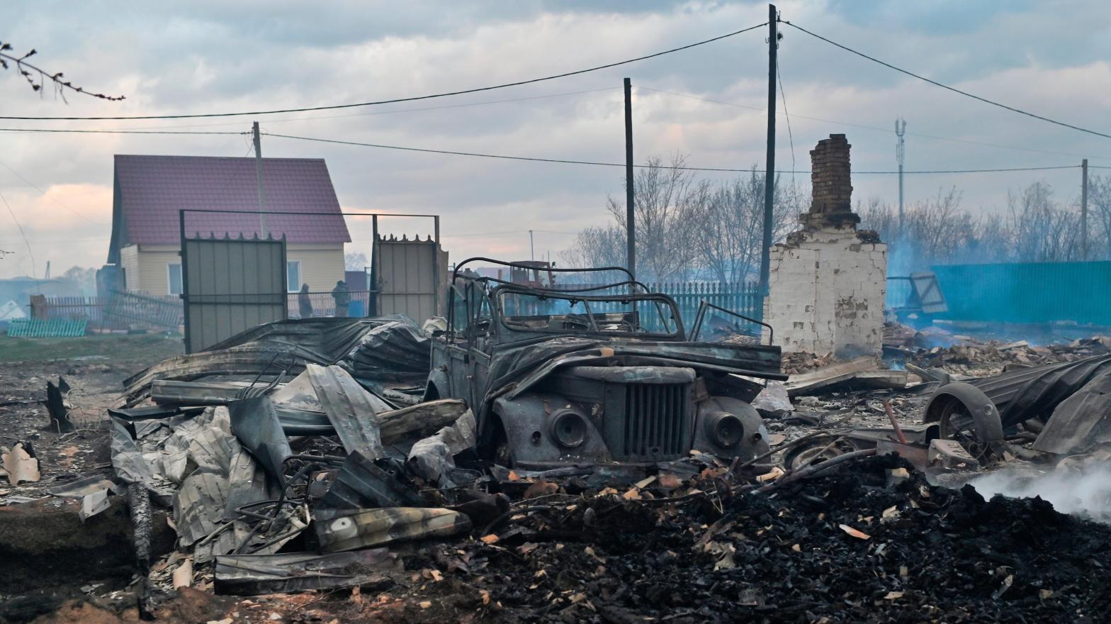 A burnt-out car in Nazivaevsk on May 6, 2022. (Photo: Alexey Malgavko / Sputnik, AP)