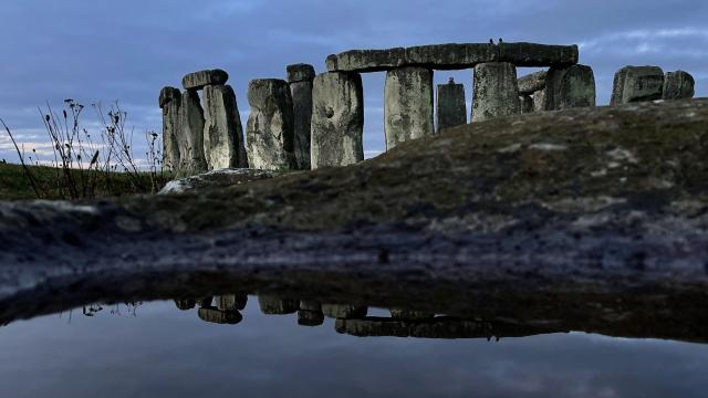 Hundreds of Ancient Pits Found at Stonehenge