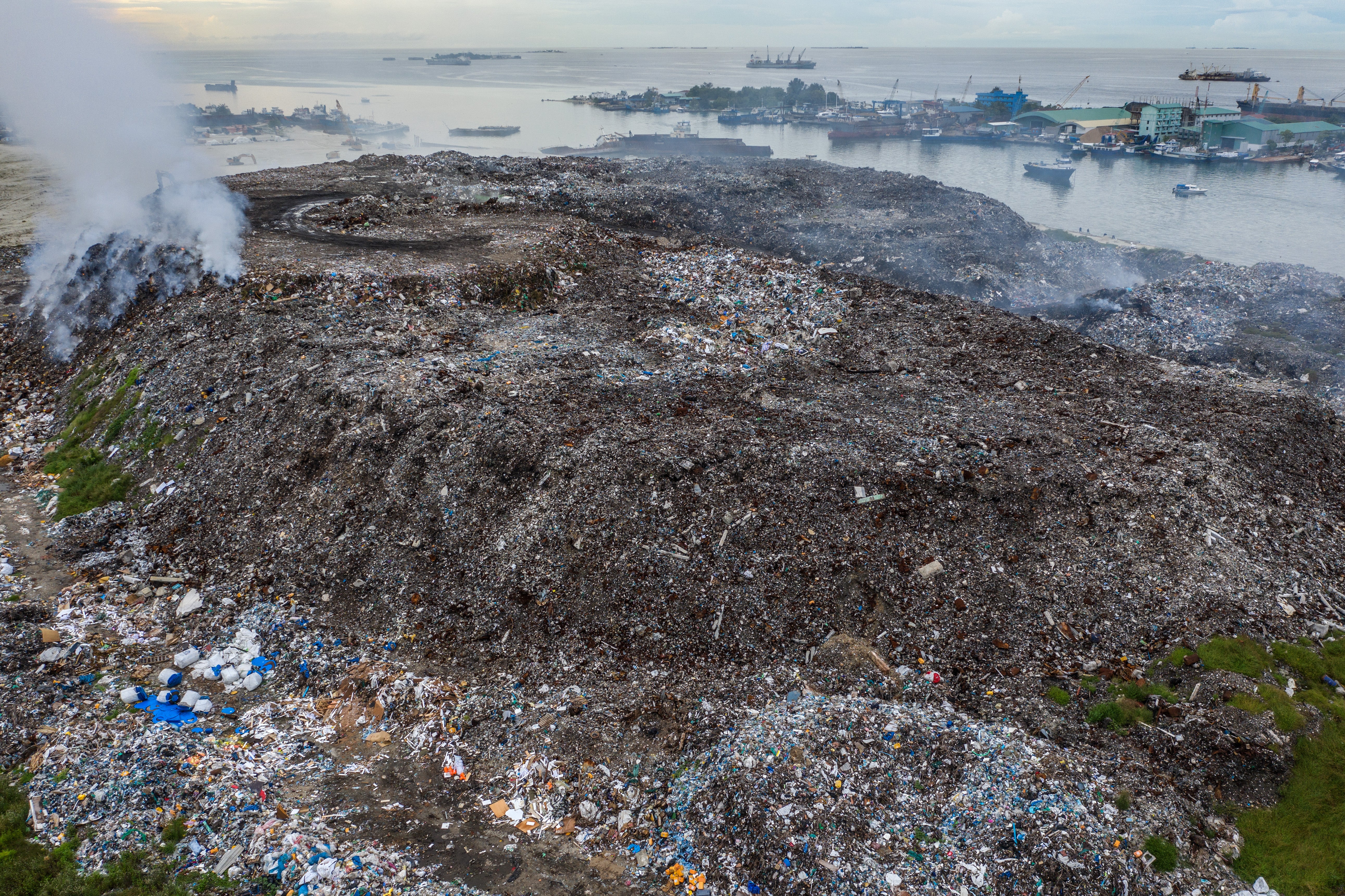 A photo of a landfill on Thilafushi, taken in December 2019. (Photo: Carl Court, Getty Images)