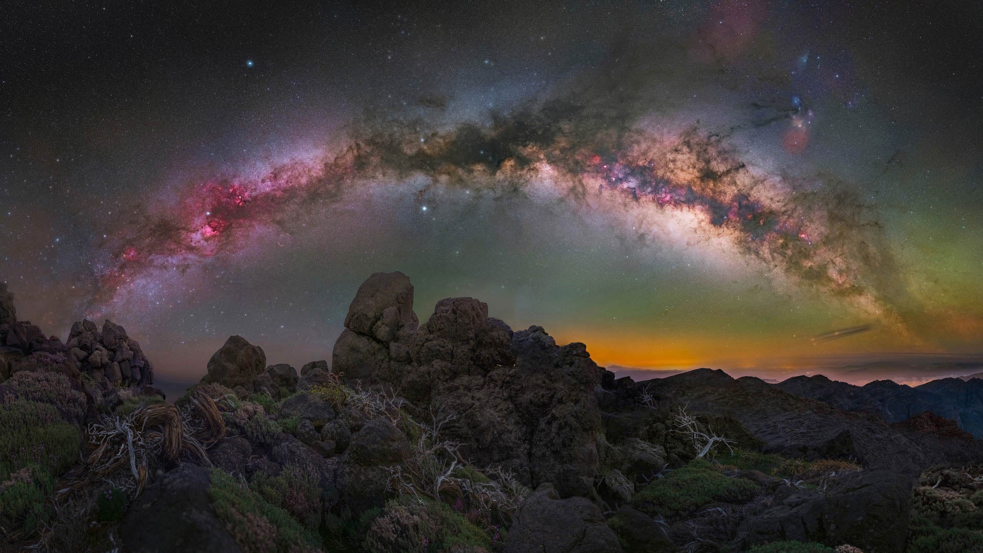 The Milky Way from a summit on the Canary Islands (Photo: Egor Goryachev)