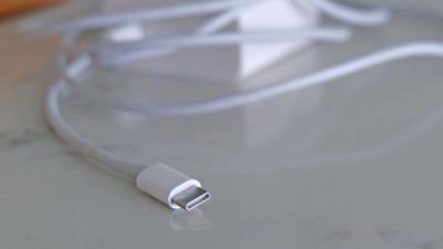 Apple’s Next Trick: Letting You Borrow Cables From Android Friends