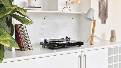 Become a Vinyl Snob While This Wireless Yamaha Turntable Is $200 Off
