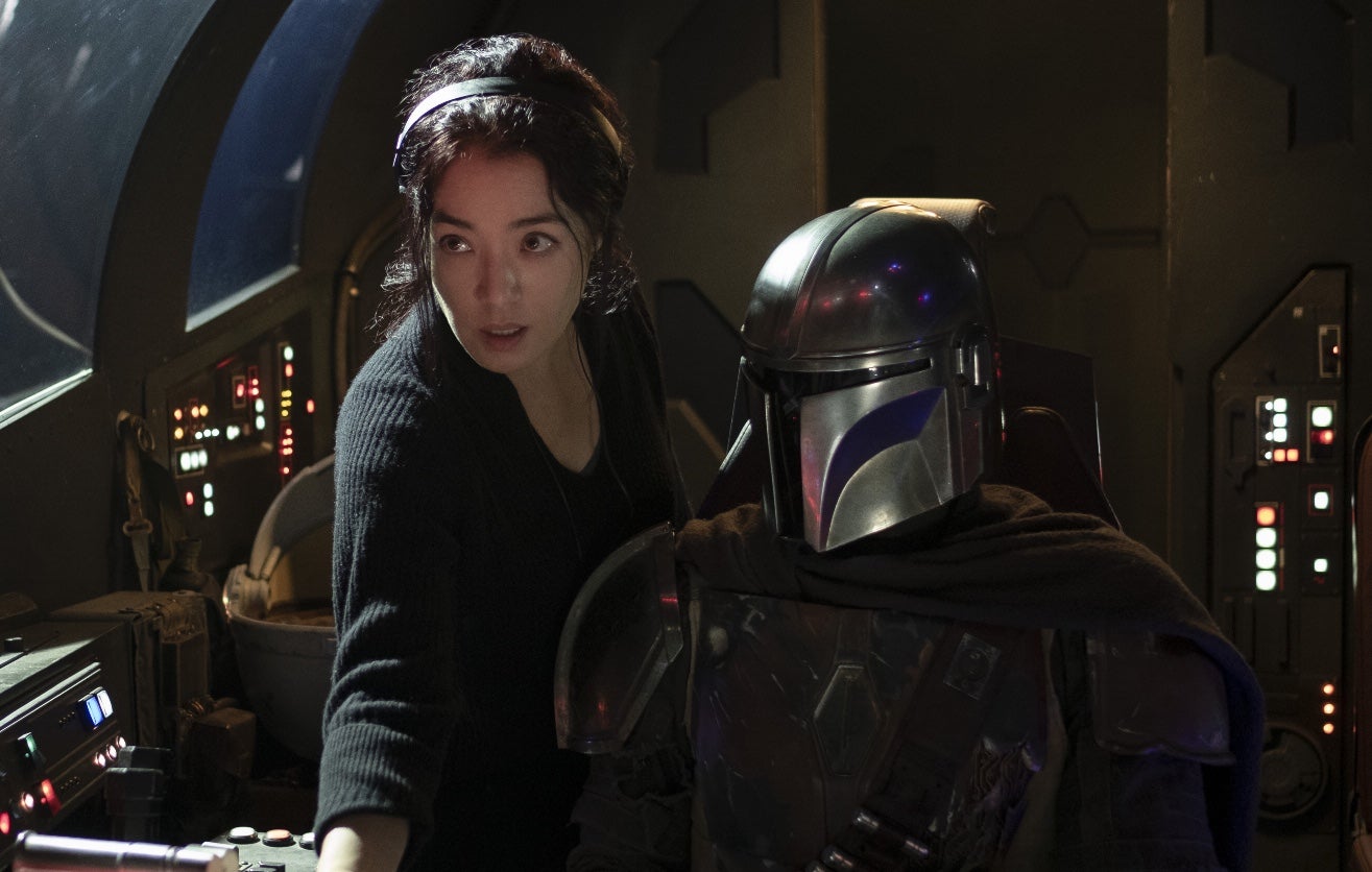 Chow directing The Mandalorian, season one. She then went onto Obi-Wan. (Image: Lucasfilm)