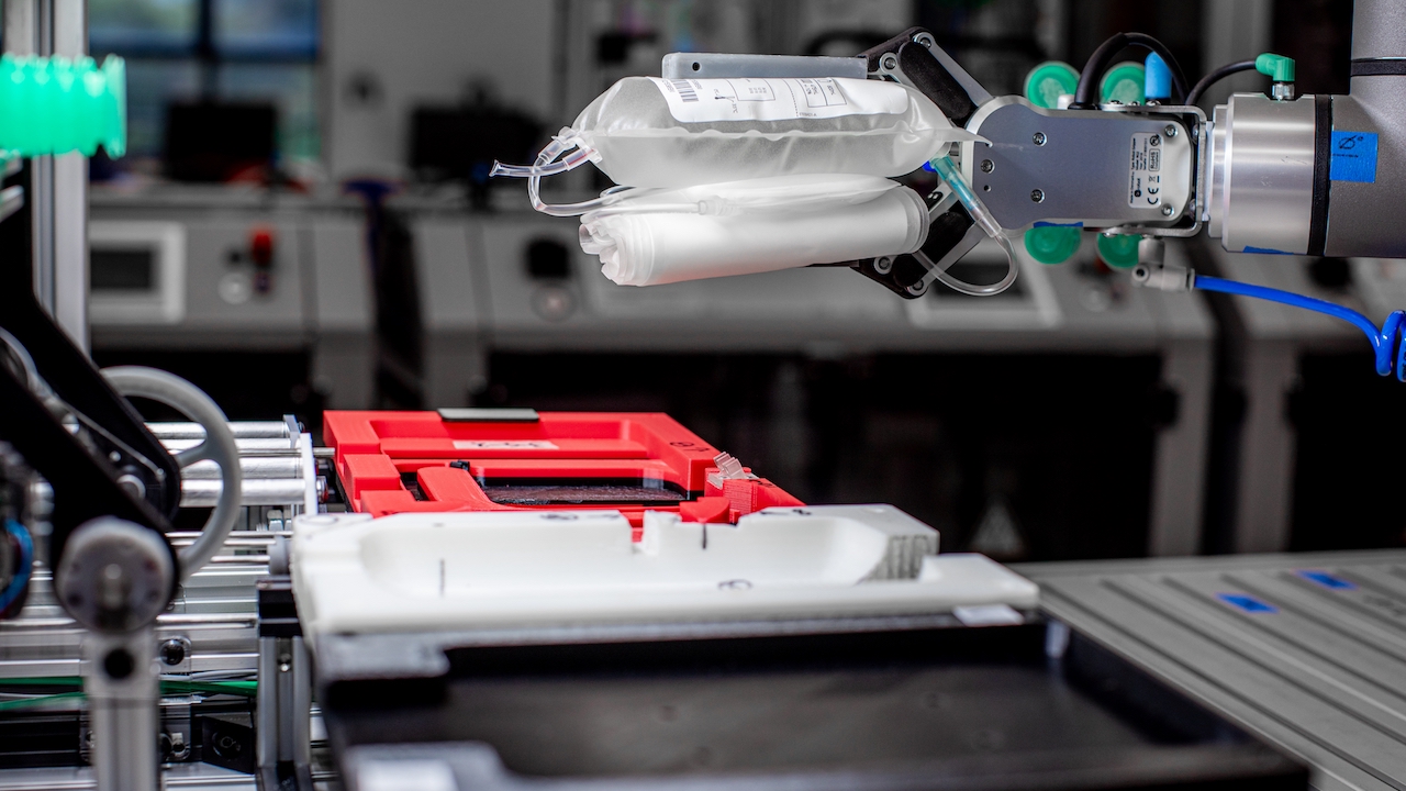 blood processing robot