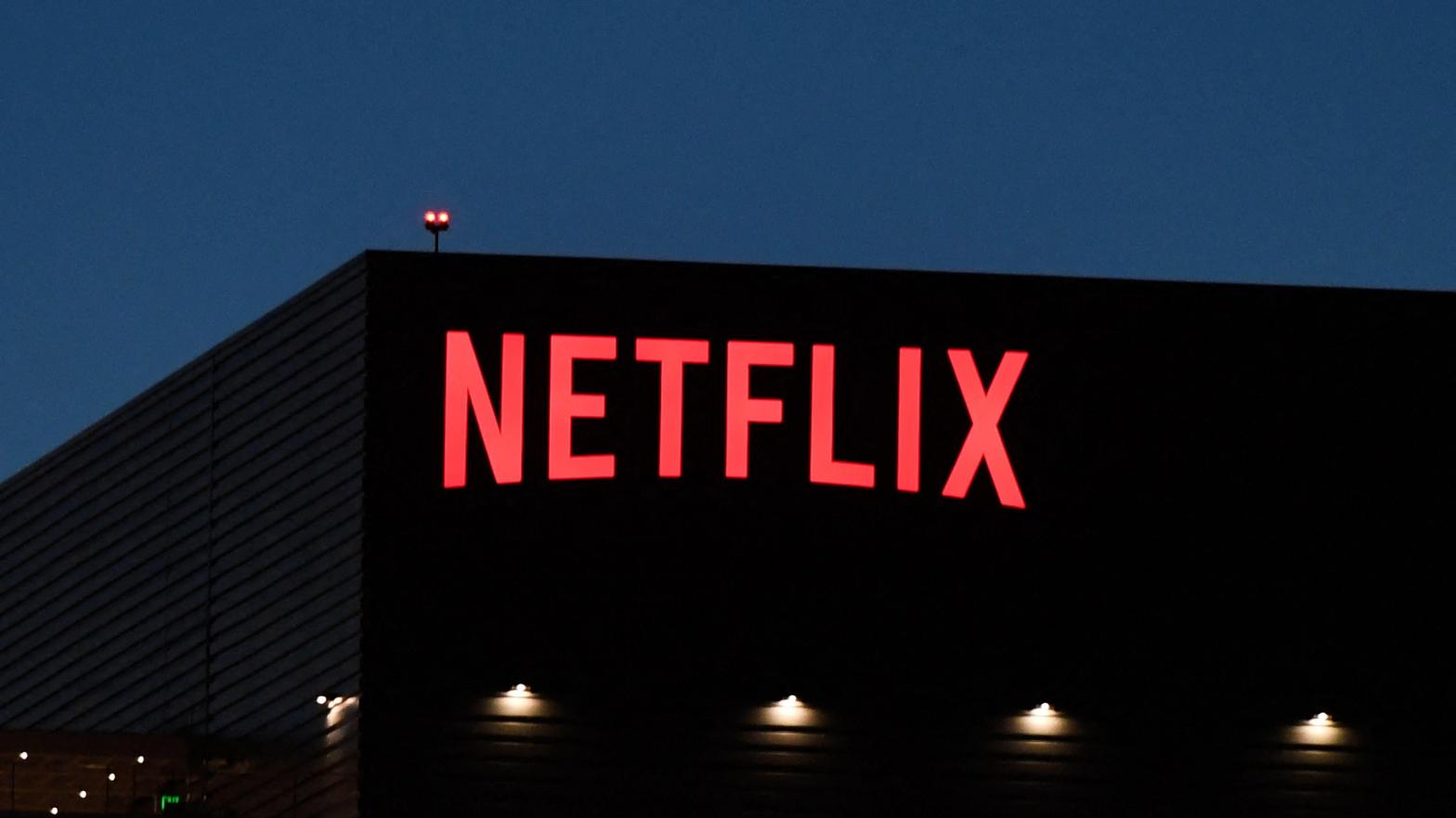 Netflix is testing out a new (and confusing) password sharing policy in three countries. (Image: Robyn Beck, Getty Images)