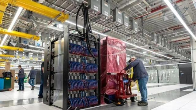 Absurd U.S. Supercomputer Becomes First to Officially Enter Coveted Exascale Status