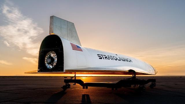Stratolaunch Shows Off Prototype of Its Hypersonic Aircraft