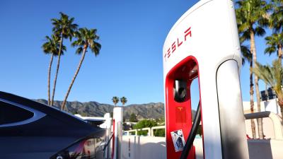 Tesla Plans to Build a Supercharger with a Drive-In Theater and a Restaurant In Hollywood