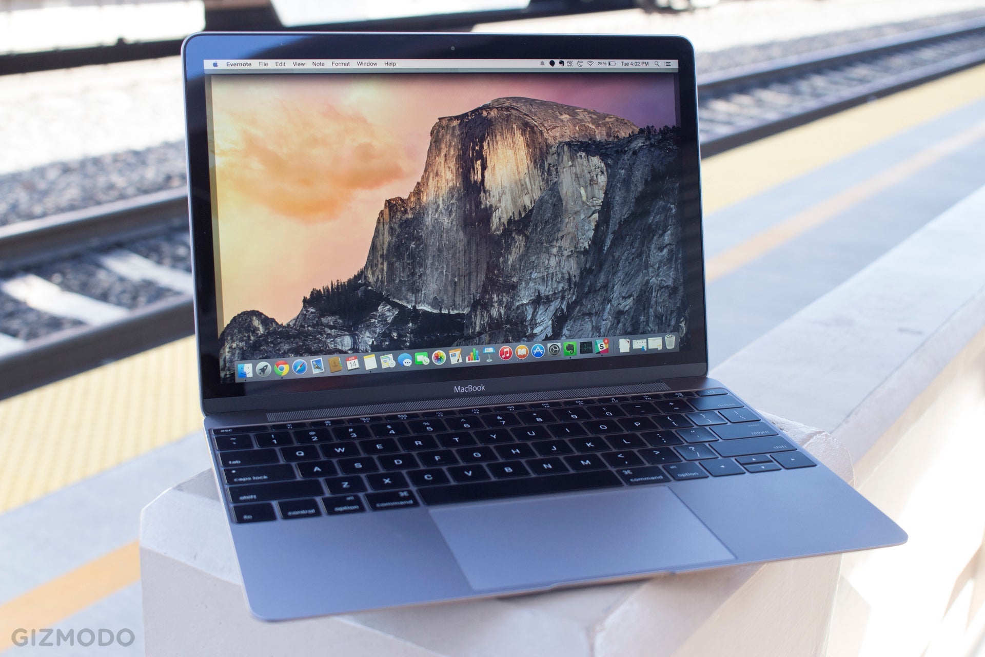 MacBook 12 (Photo: Sean Hollister/Gizmodo)