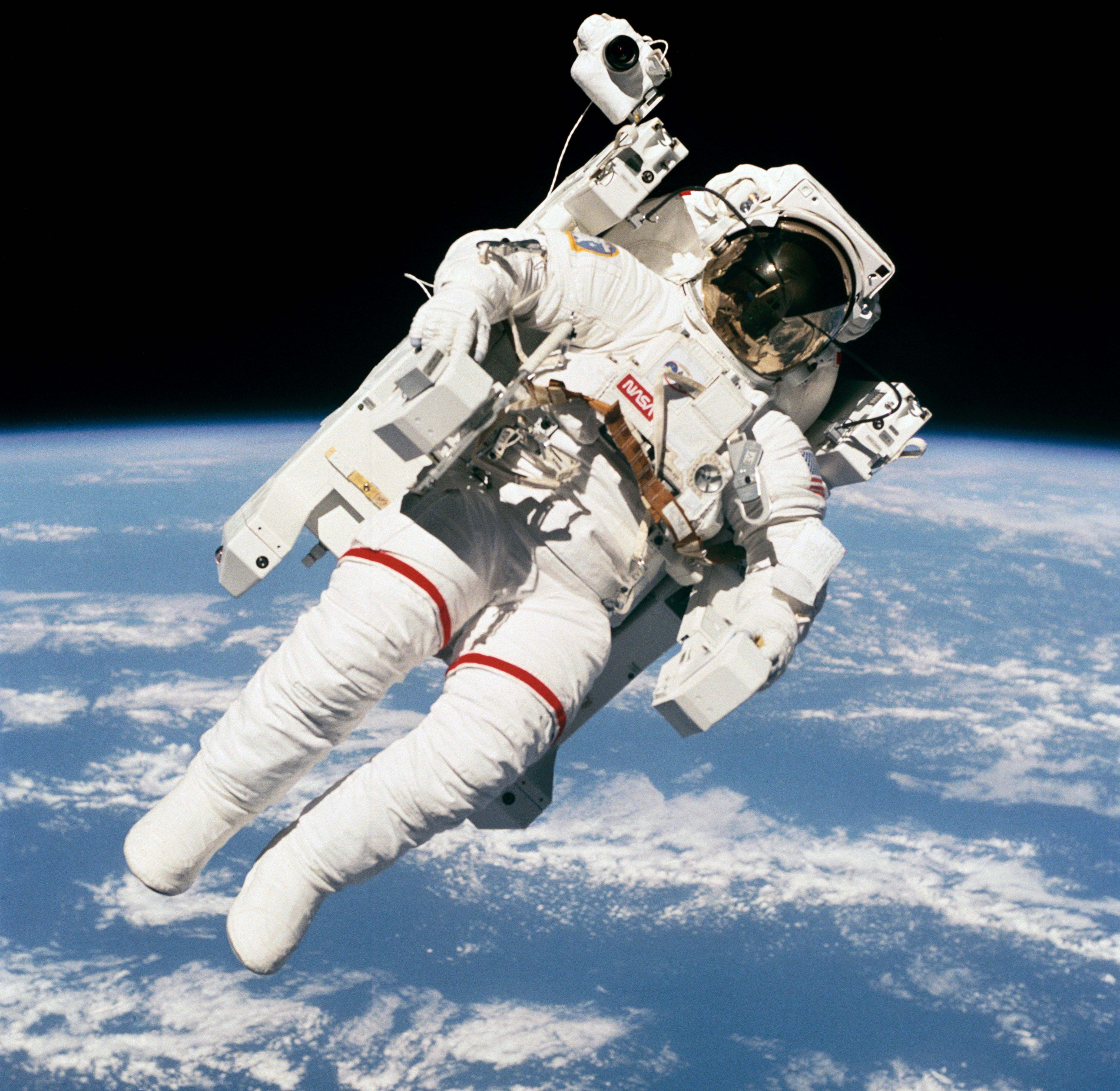Look, mum! No tethers. NASA astronaut Bruce McCandless during the historic untethered spacewalk.