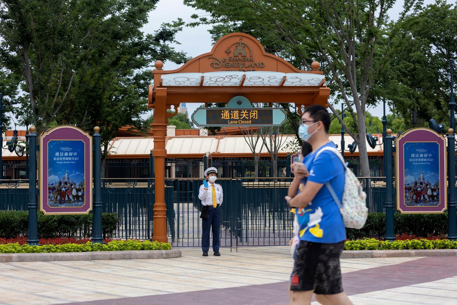 The Disney resort in Shanghai, China was set to resume partial operations after the end of two gruelling months of lockdown, but a new set of covid cases proves it won't be so easy to return to normal for the city's attractions. (Photo: Hu Chengwei, Getty Images)