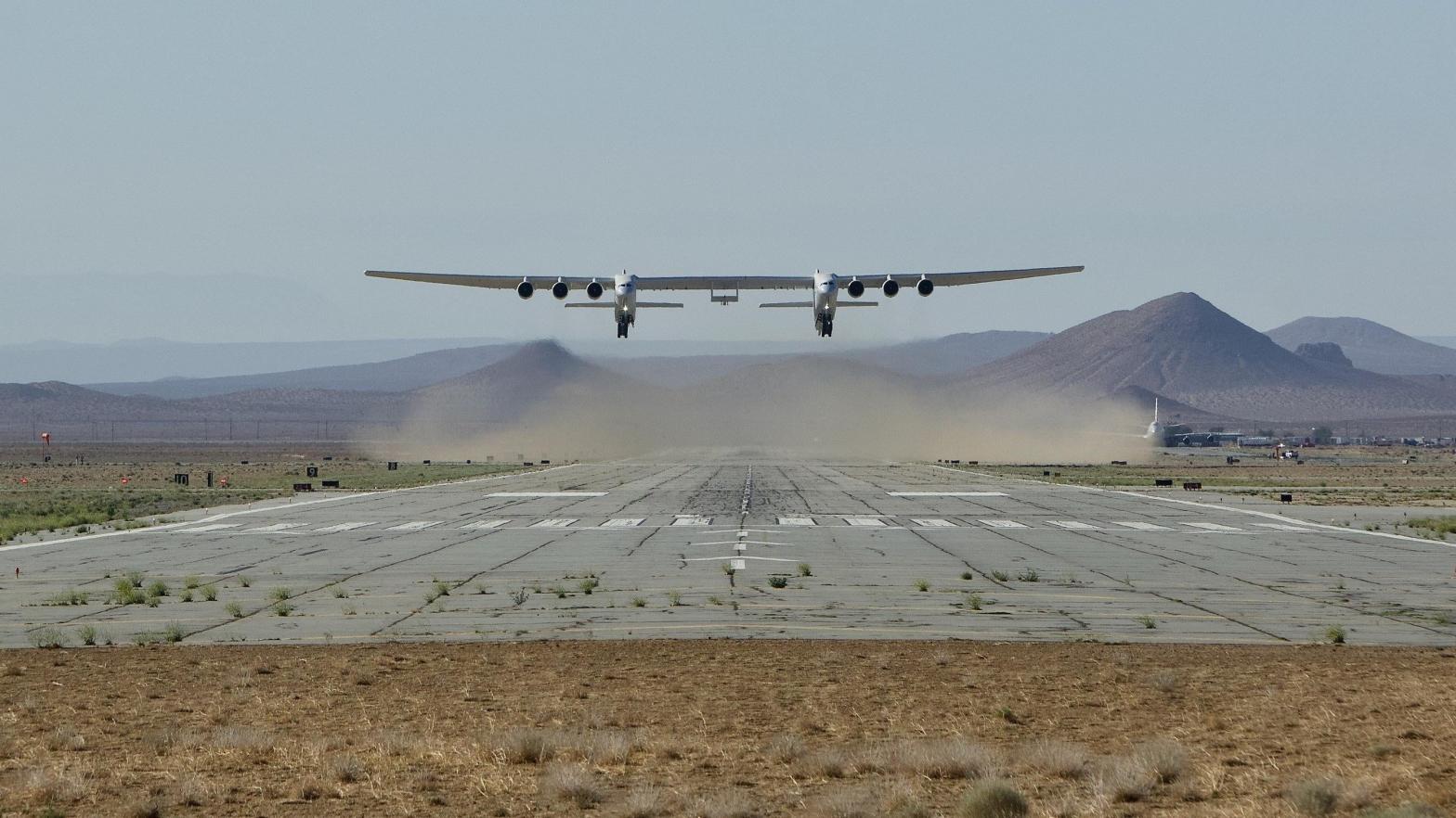 The pylon on the underside of Roc's centre wing will carry a hypersonic vehicle. (Image: Stratolaunch)