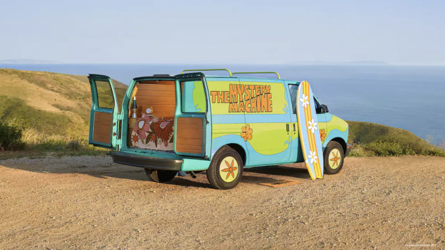 U.S. Airbnb Will Let You Stay in the Mystery Machine From Scooby Doo for $30 a Night
