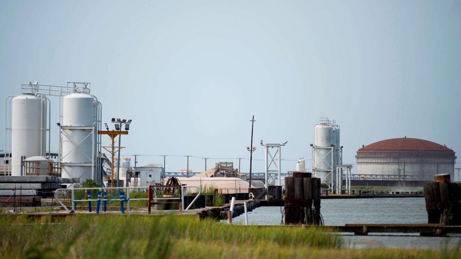 A LNG processing plant is seen in Cameron, Louisiana. (Photo: Andrew Caballero-Reynolds/AFP, AP)