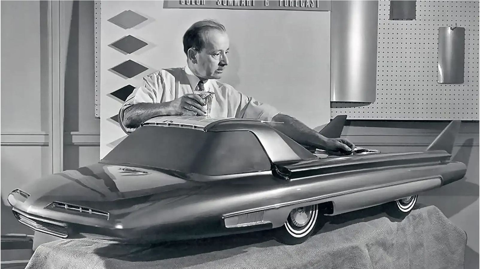 Ford’s Nuclear-Powered 1962 Concept Car Is a Fascinating Atomic-Age Fantasy