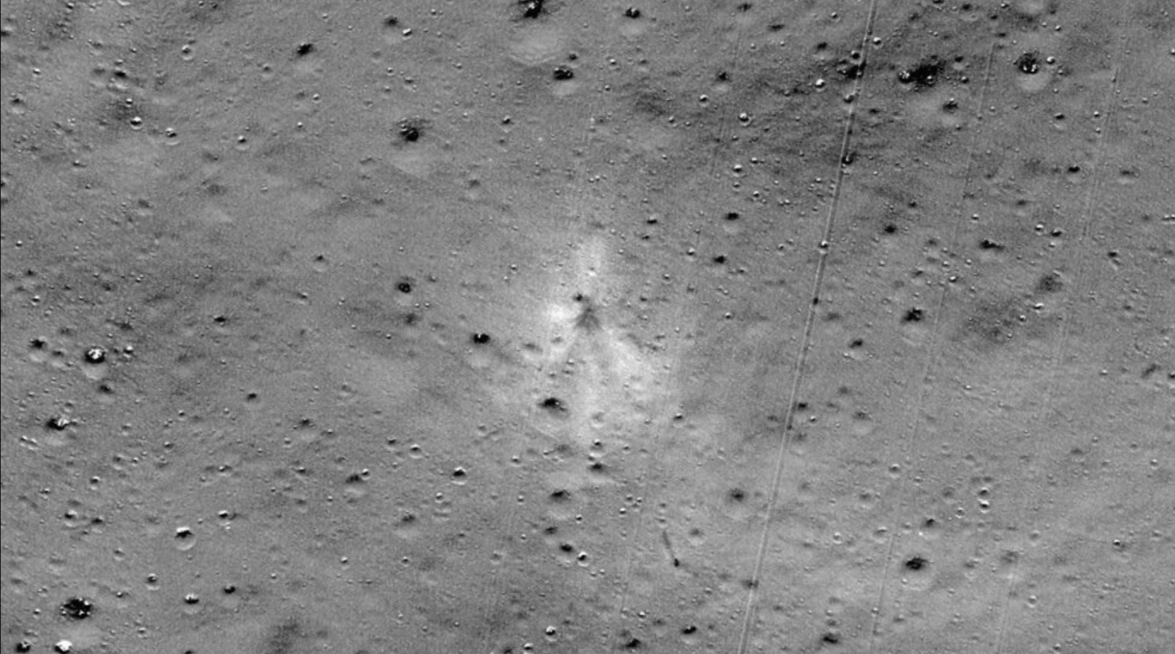The crash site of the Vikram lander.  (Image: NASA/LROC)