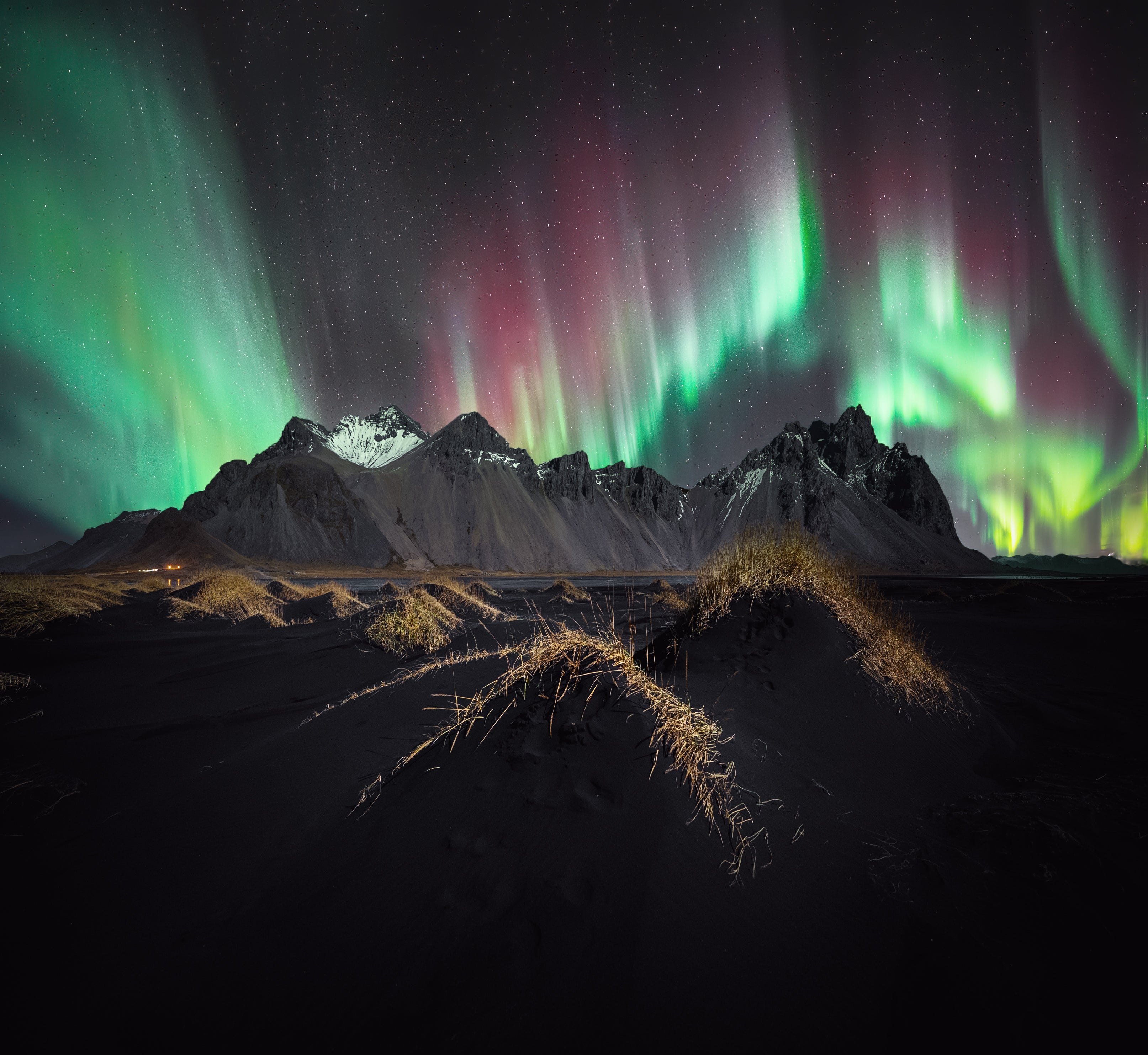 An Icelandic mountain and the aurora.  (Image: © Stefan Liebermann)