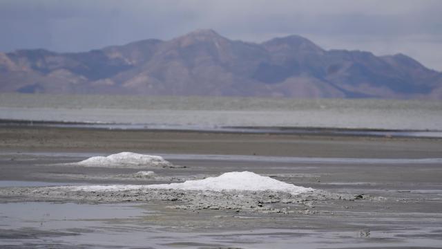 Utah’s Great Salt Lake Dwindles to New Record Low