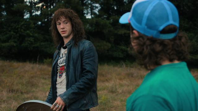 Watch the Coolest Stranger Things Character Rehearse His Coolest Scene