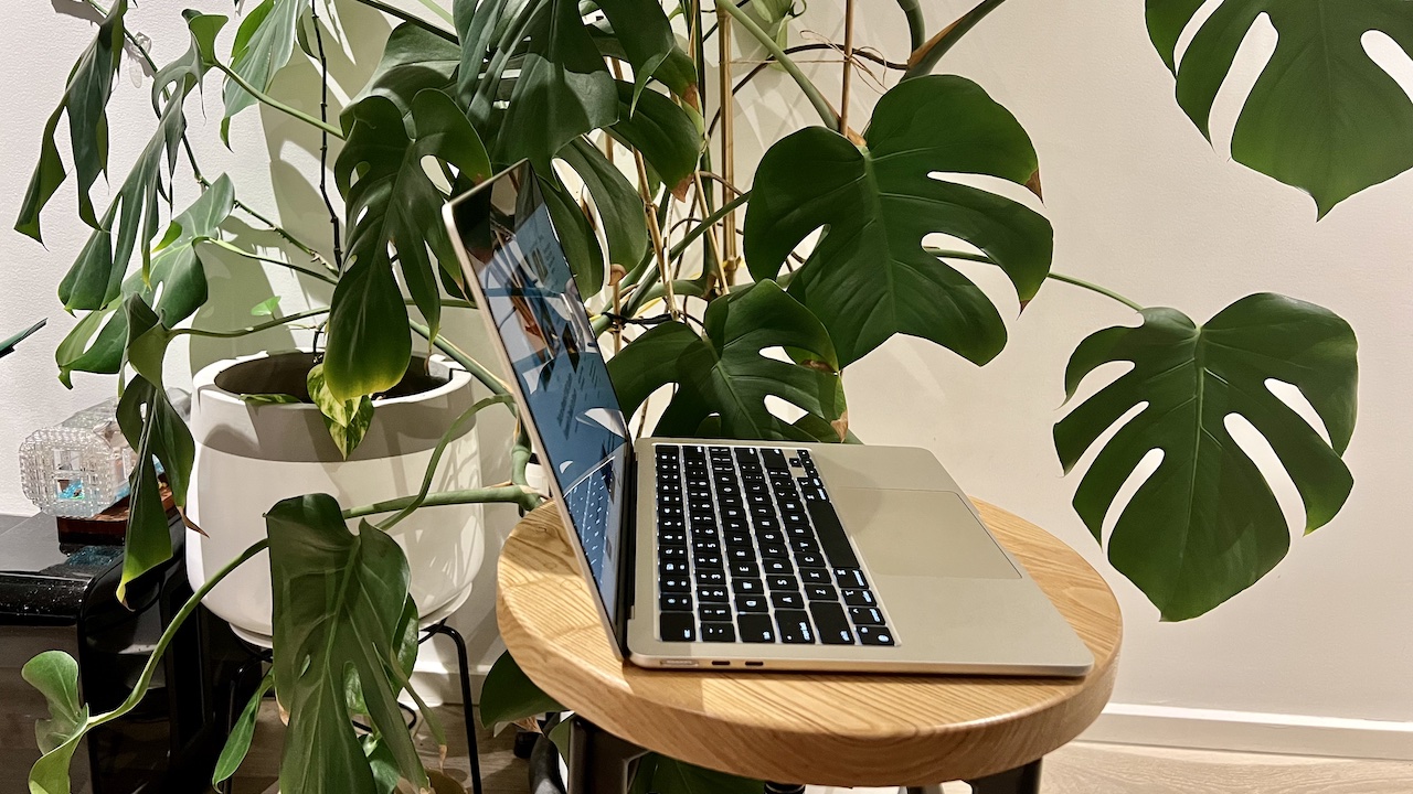 Side view of the M2 MacBook Air