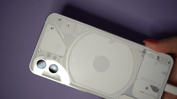 Bling, bling.  (Gif: Florence Ion / Gizmodo)