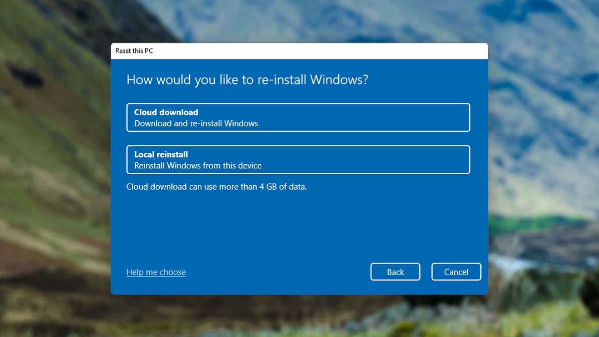 Windows can be reinstalled from the web or using local setup files. (Screenshot: Windows)
