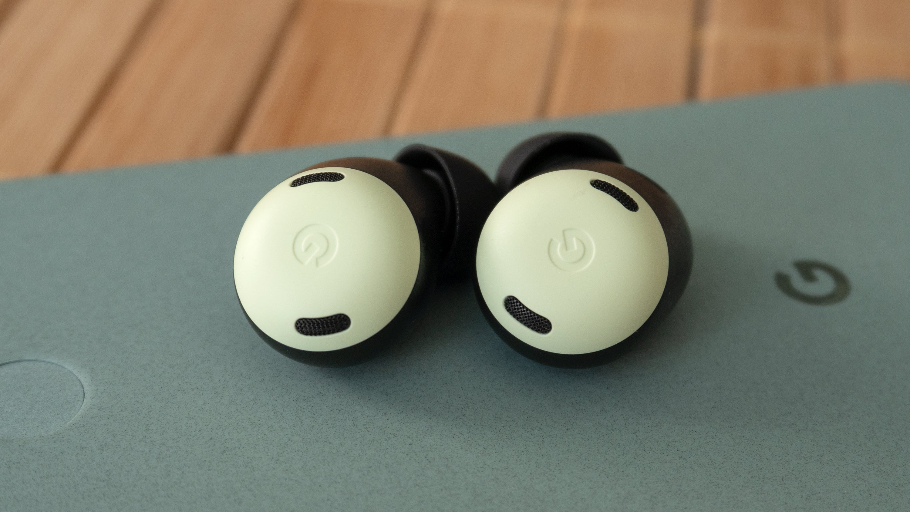 11-millimetre speaker drivers inside the Pixel Buds Pro offer excellent sound quality with satisfying bass performance. (Photo: Andrew Liszewski | Gizmodo)