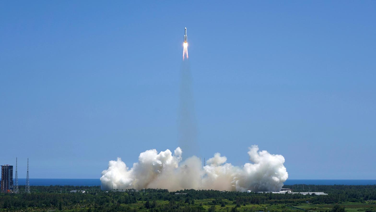 Launch of the Long March 5B rocket on July 24, 2022. (Photo: Liu Huaiyu, AP)