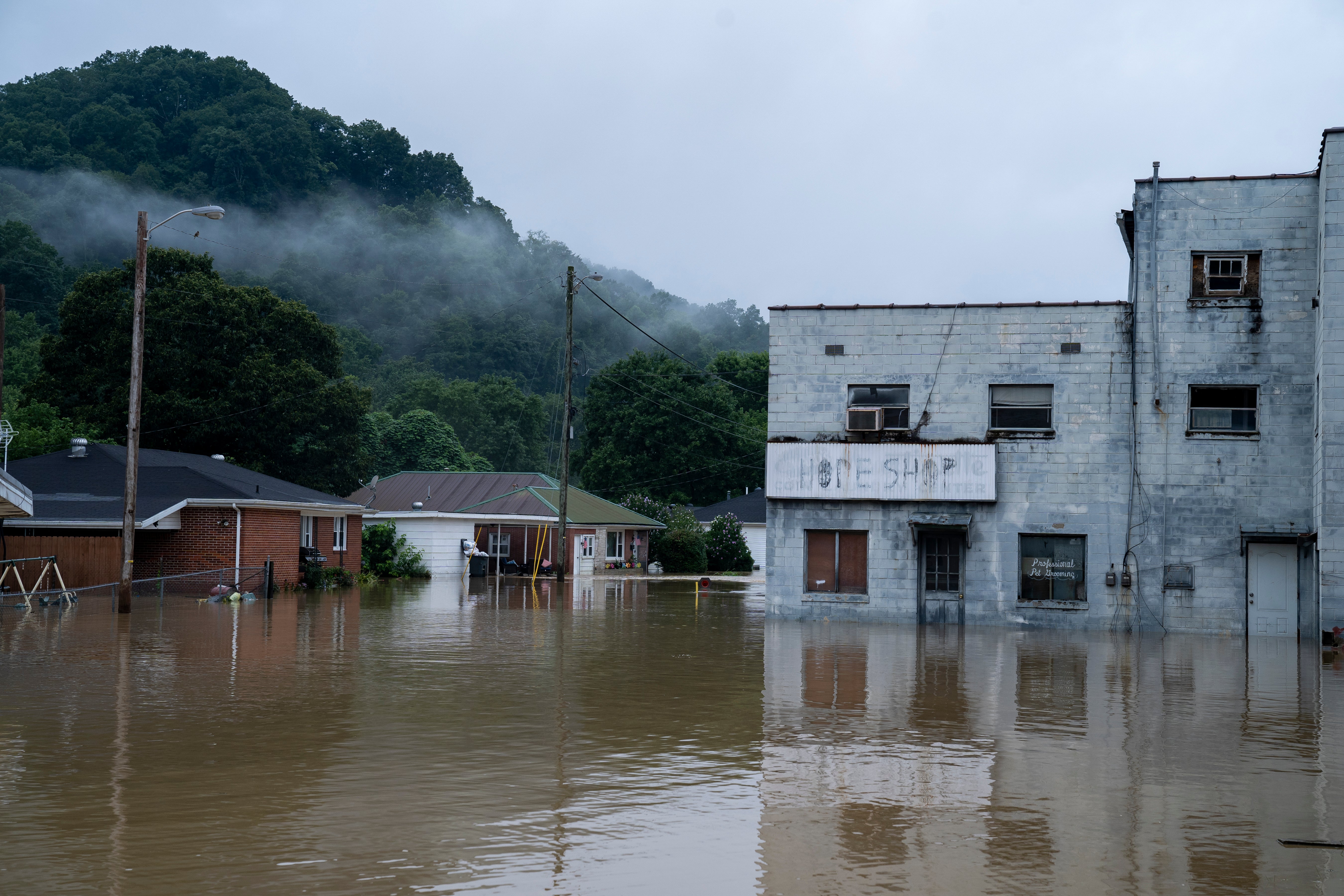 Flooding in downtown Jackson, Kentucky on July 29, 2022 in Breathitt County, Kentucky. (Photo: Michael Swensen, Getty Images)