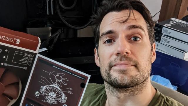 Let’s All Rate the Cable Management in Henry Cavill’s Gaming PC