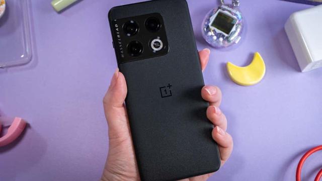 Who Wants OnePlus’ Rumoured Galaxy Z Flip and Fold Competitors?