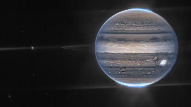 New Webb Telescope Images of Jupiter Reveal the Planet’s Glimmering Auroras