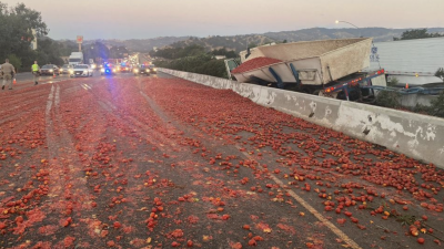 Truck Dumps 150,000 Tomatoes on California Interstate, Italians Weep