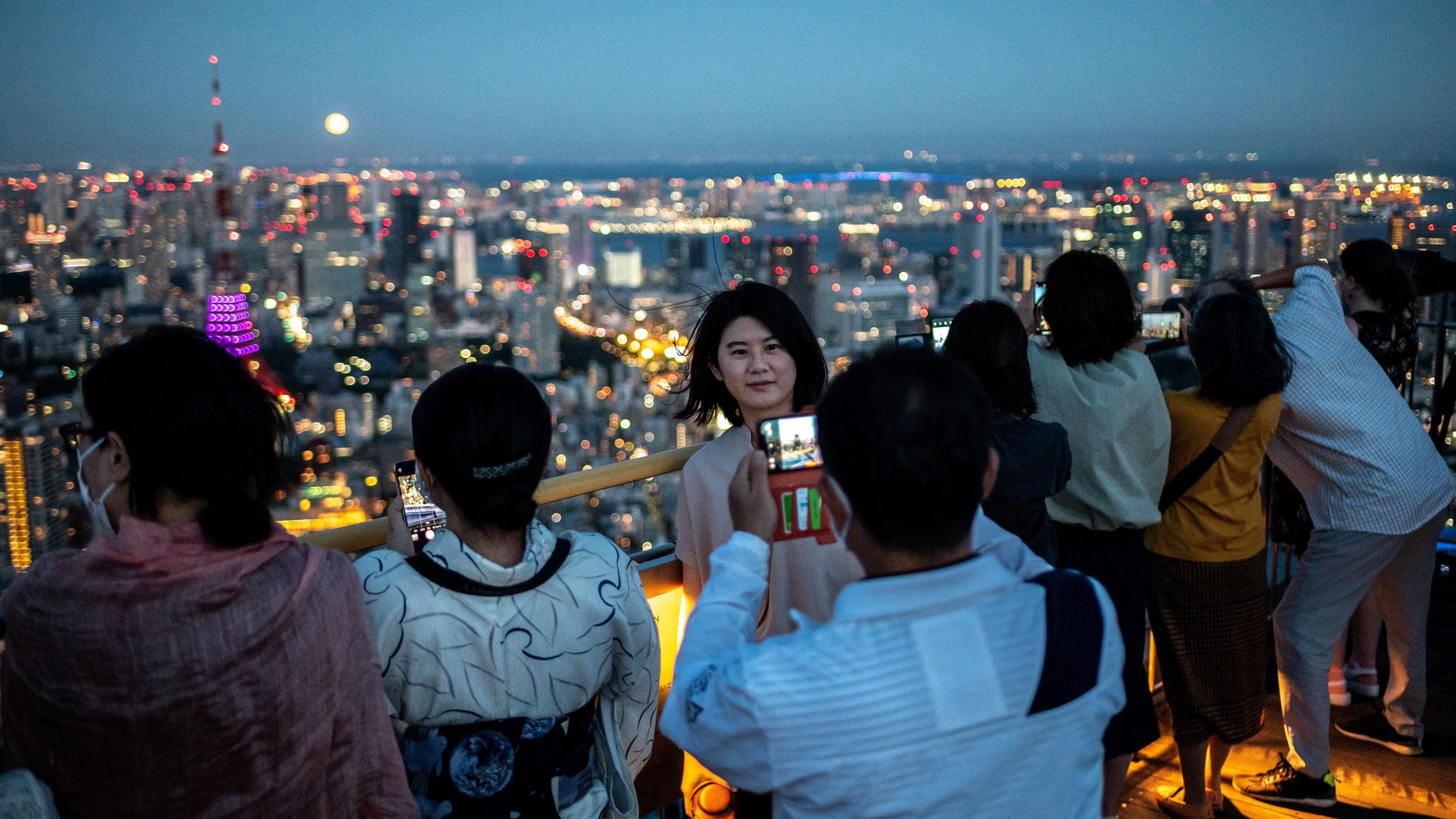 Japan to Fully Reopen to Tourists Despite Record COVID-19 Cases in August