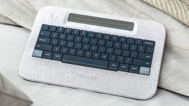 Freewrite’s $500 Digital Typewriter Ditches E-Paper For a Tiny LCD Screen