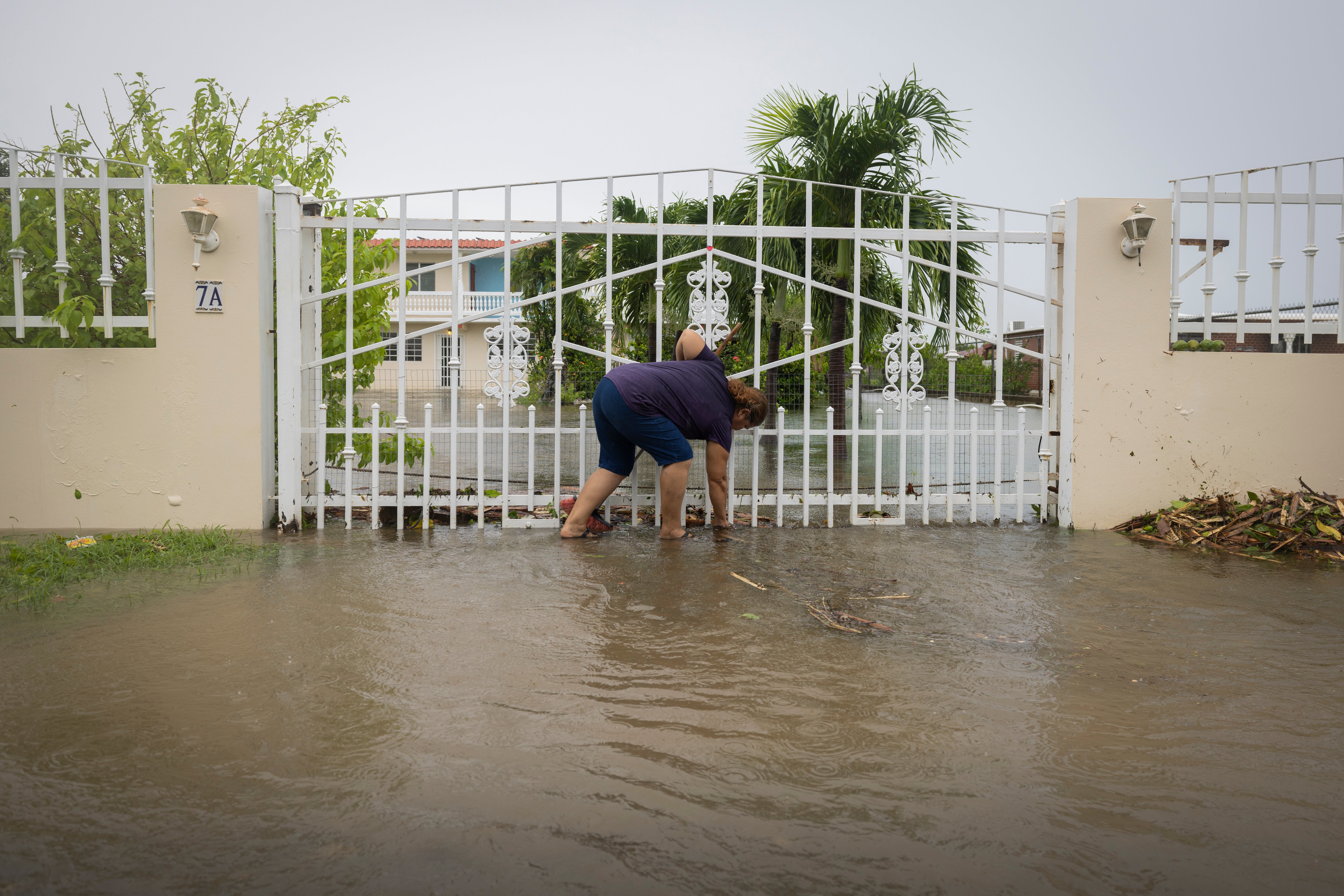 Most Puerto Ricans Have No Electricity or Clean Water After Hurricane Fiona