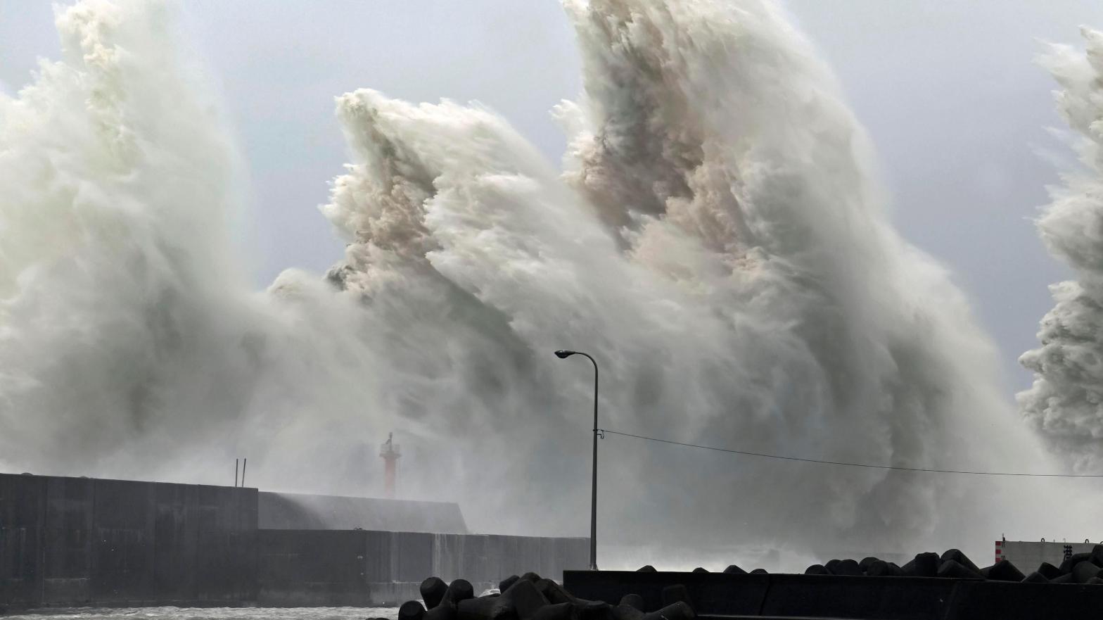 Waves hit the shore near the city of Aki in Kochi Prefecture on September 19. (Photo: KYDPL KYODO, AP)