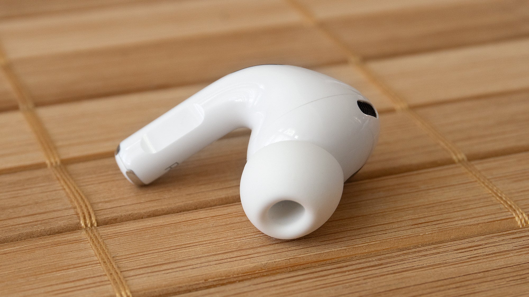 Apple now includes four sets of silicone tips in different sizes with the AirPods Pro 2nd Gen. (Photo: Andrew Liszewski | Gizmodo)