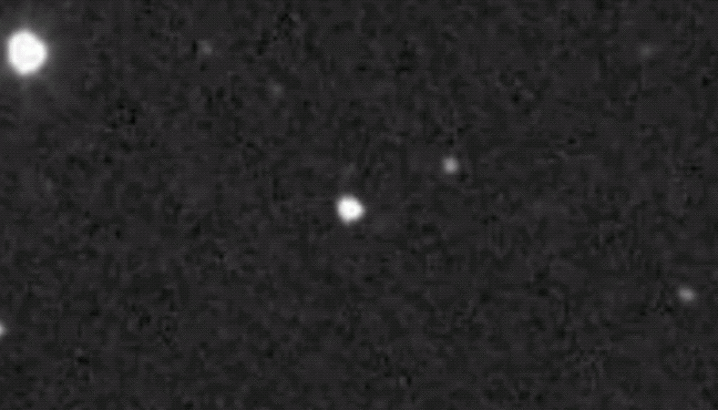 ATLAS project timelapse showing the impact at the Didymos-Dimorphos system. At this distance, the two asteroid appear as one.  (Gif: ATLAS Project/Gizmodo)
