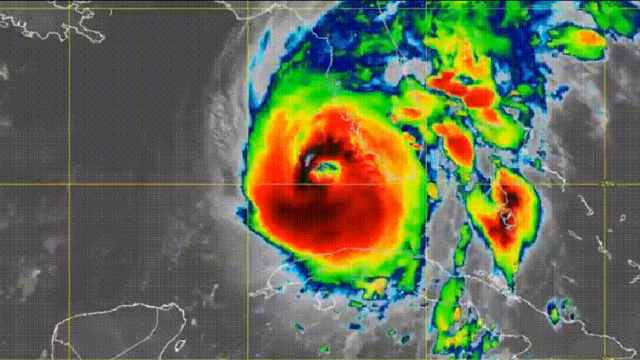 Hurricane Ian Begins to Hit Southwest Florida as Extreme Category 4 Storm